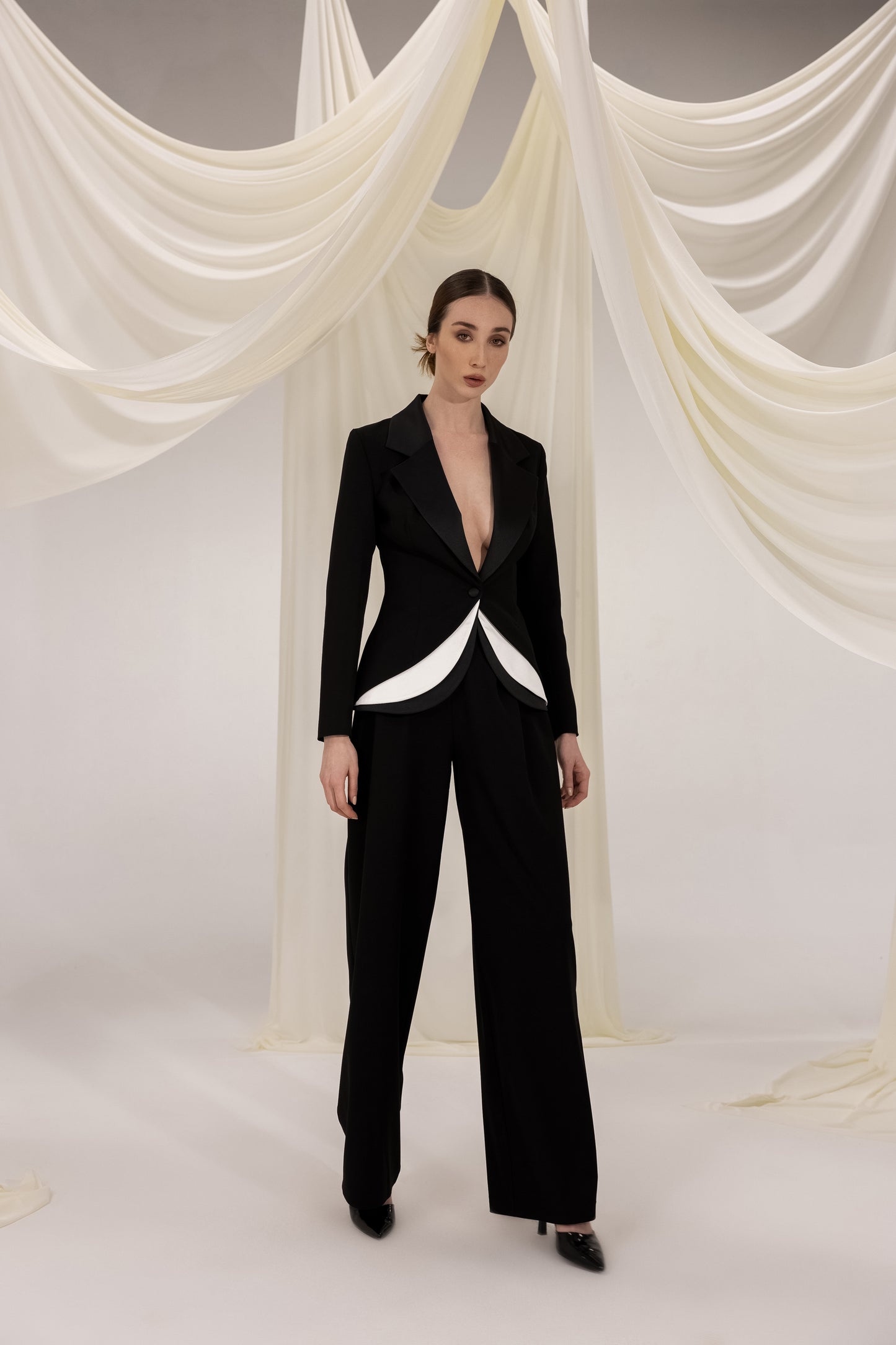 RIVA BLACK & WHITE BLAZER